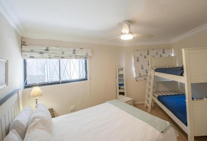 Апартаменты 3 Спальни Вид на Море, Plett Beachfront Accommodation