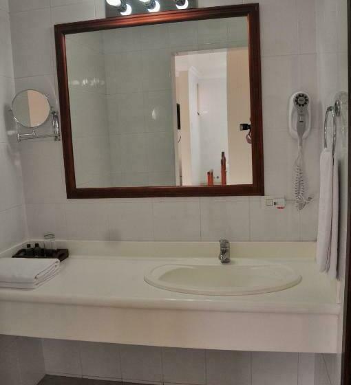 جناح إدارى, Gran Hotel De Lago El Coca