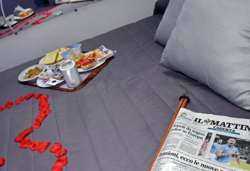 스위트 킹사이즈 침대, Joy