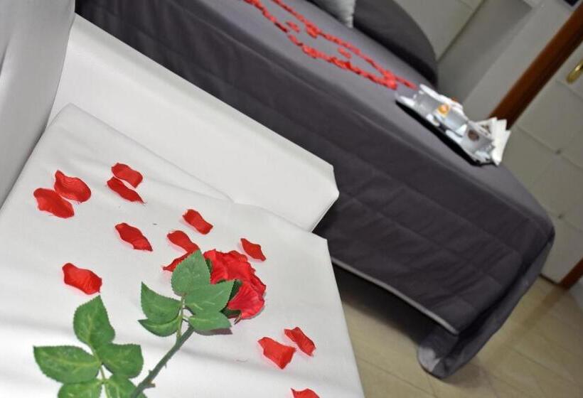 스위트 킹사이즈 침대, Joy