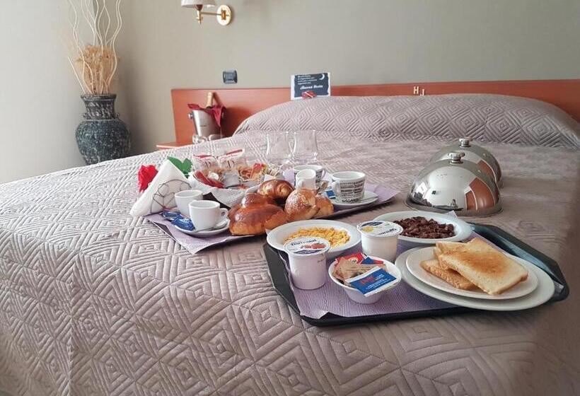 اتاق لوکس چهار تخته, Joy