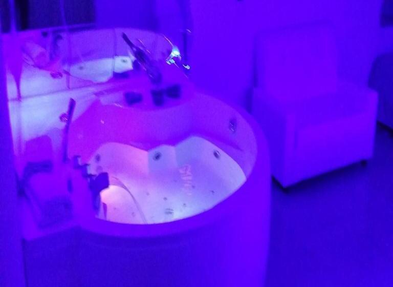 스위트 킹사이즈 침대, Joy