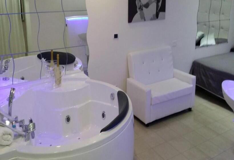 스위트 킹사이즈 침대, Joy