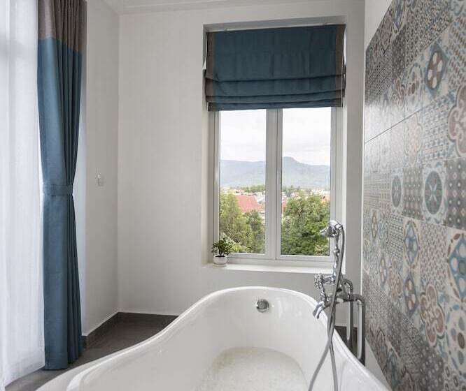 غرفة ديلوكس ثلاثية, Boutique Kampot