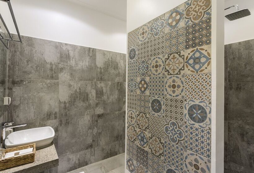 غرفة ديلوكس ثلاثية, Boutique Kampot