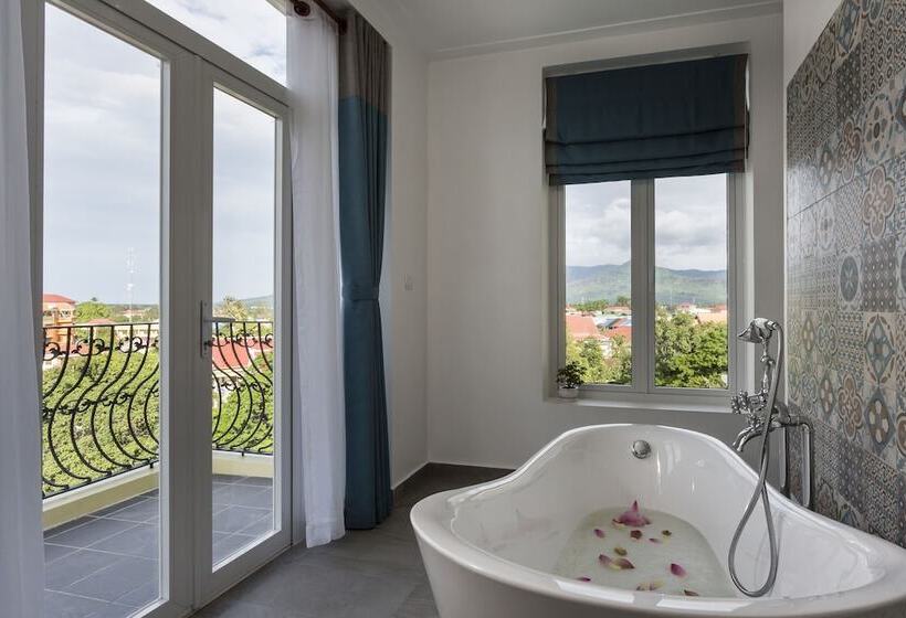 جناح ديلوكس, Boutique Kampot