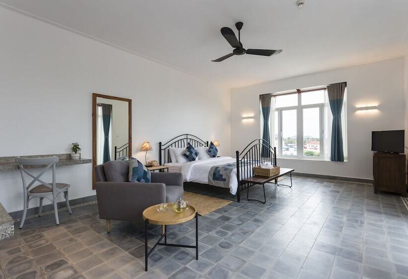 جناح ديلوكس, Boutique Kampot