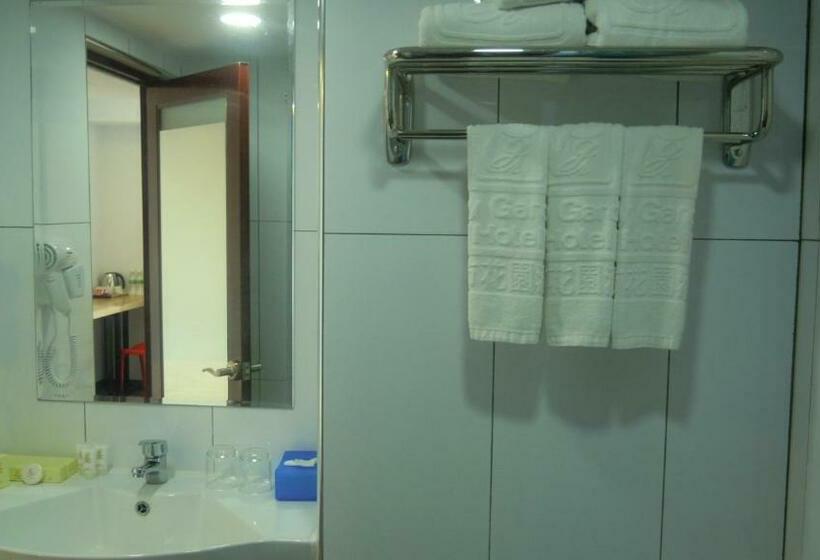 Triple Room Sea View, City Garden