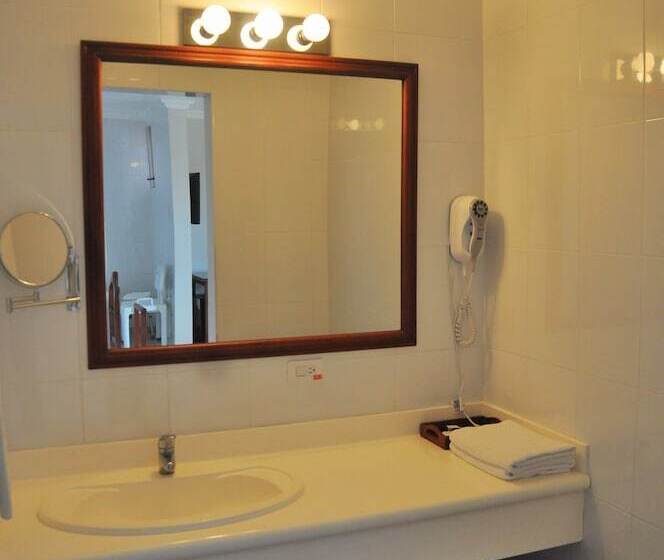 جناح بريميوم, Gran Hotel De Lago El Coca