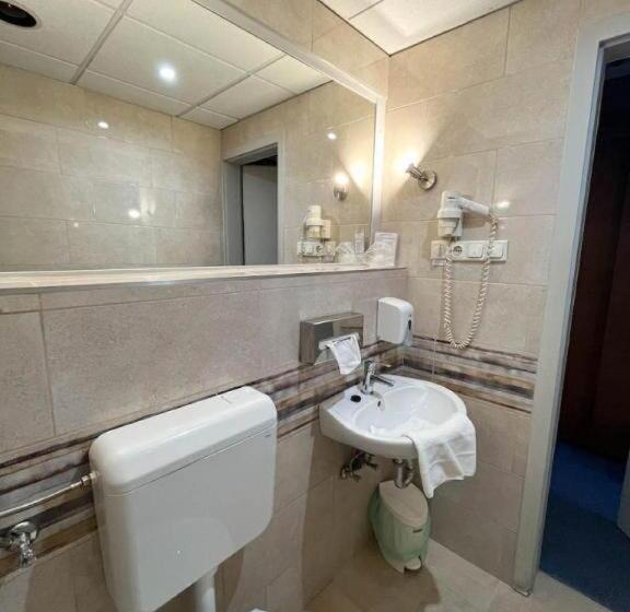 Номер Стандарт, Unicornis