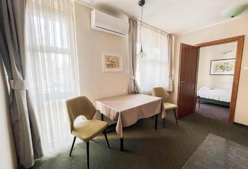 Apartamento 2 Dormitórios, Unicornis
