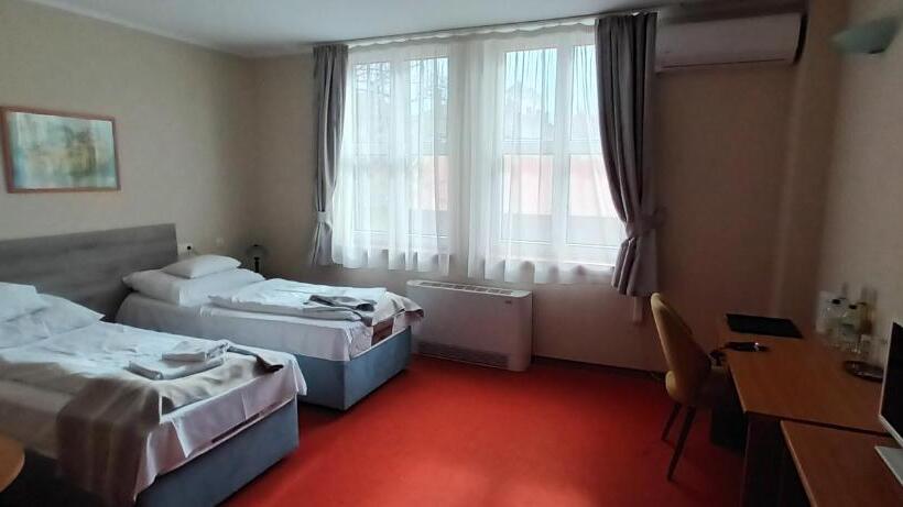 Номер Стандарт, Unicornis