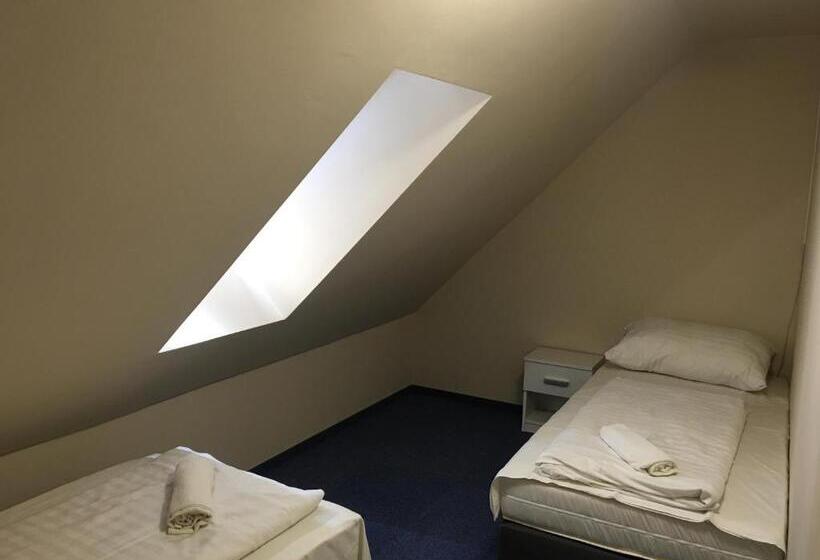 Family Suite, Unicornis