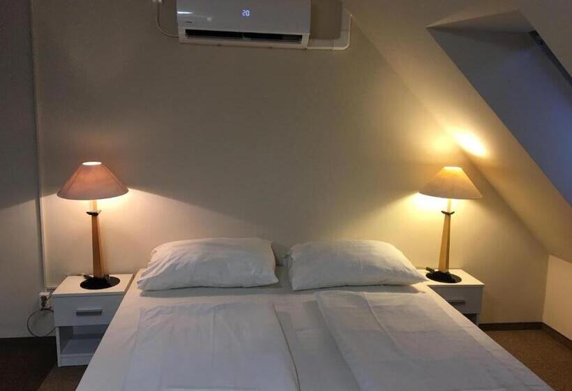 Family Suite, Unicornis