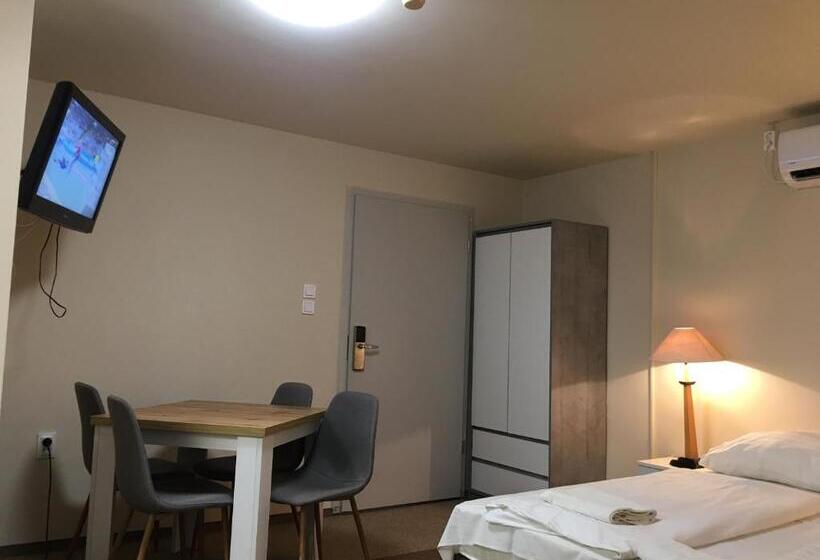 Family Suite, Unicornis