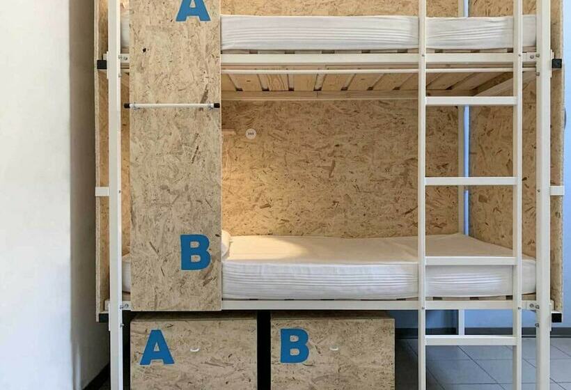 تختخواب در اتاق مشترک, Mio Hostel