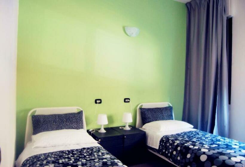 اتاق استاندارد, Mio Hostel
