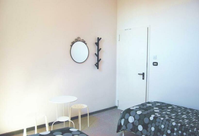 اتاق استاندارد, Mio Hostel