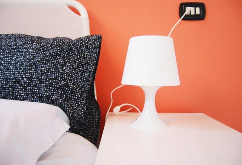 اتاق استاندارد سه نفره, Mio Hostel