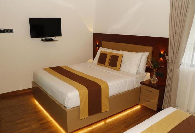 Cameră Familiară, King Of Kandy