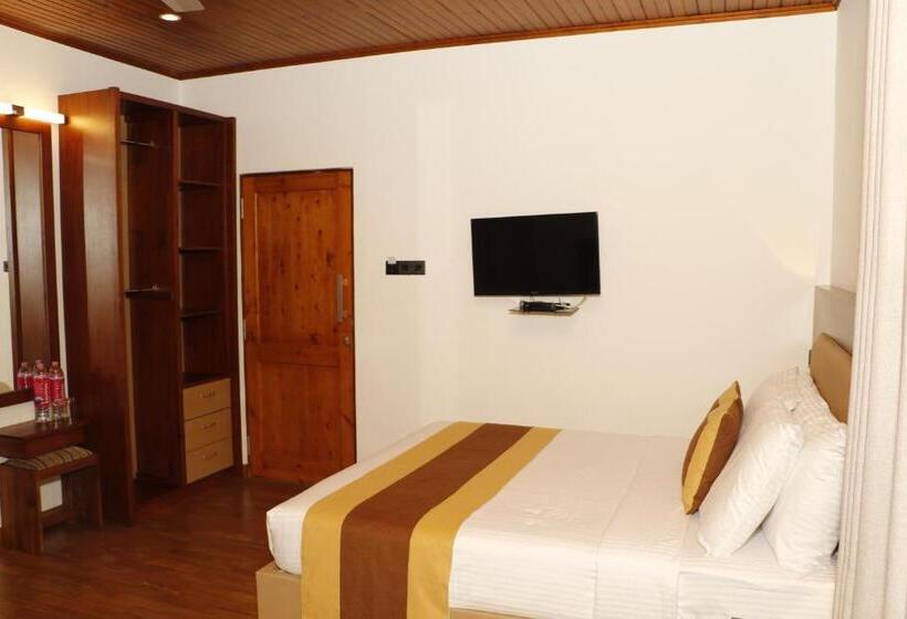 Cameră Familiară, King Of Kandy