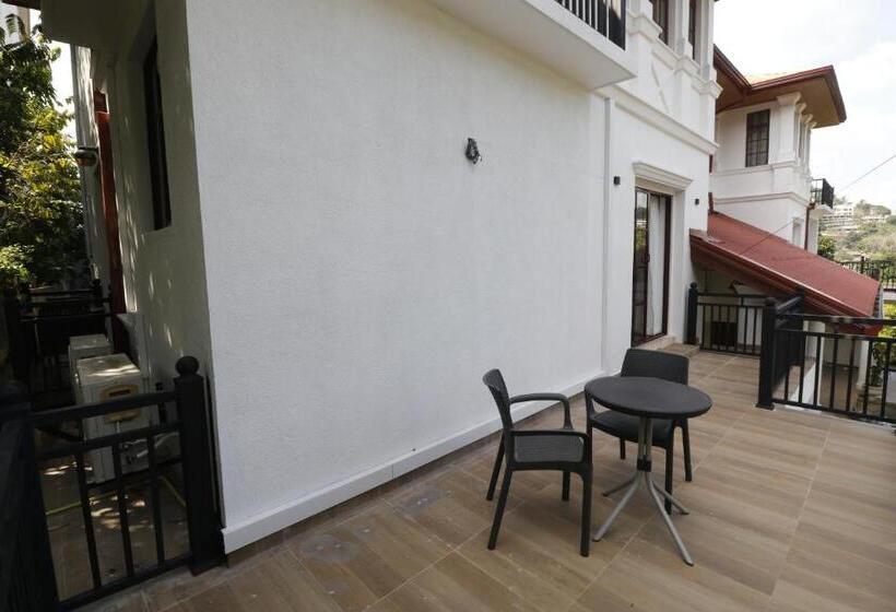 Cameră Familiară, King Of Kandy