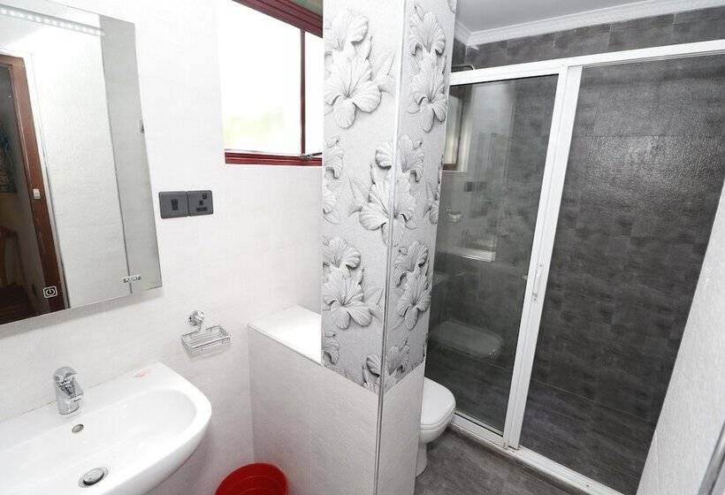 Cameră triplă de lux cu vedere la grădina, King Of Kandy