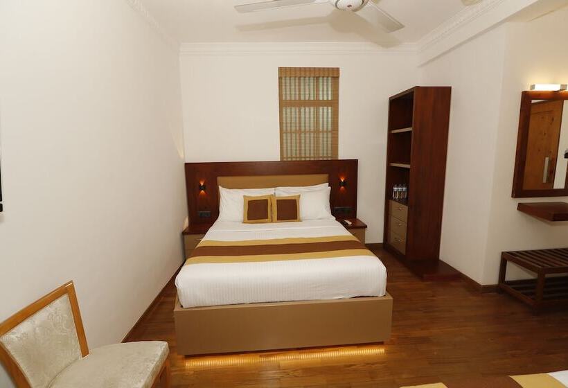 Cameră triplă de lux cu vedere la grădina, King Of Kandy