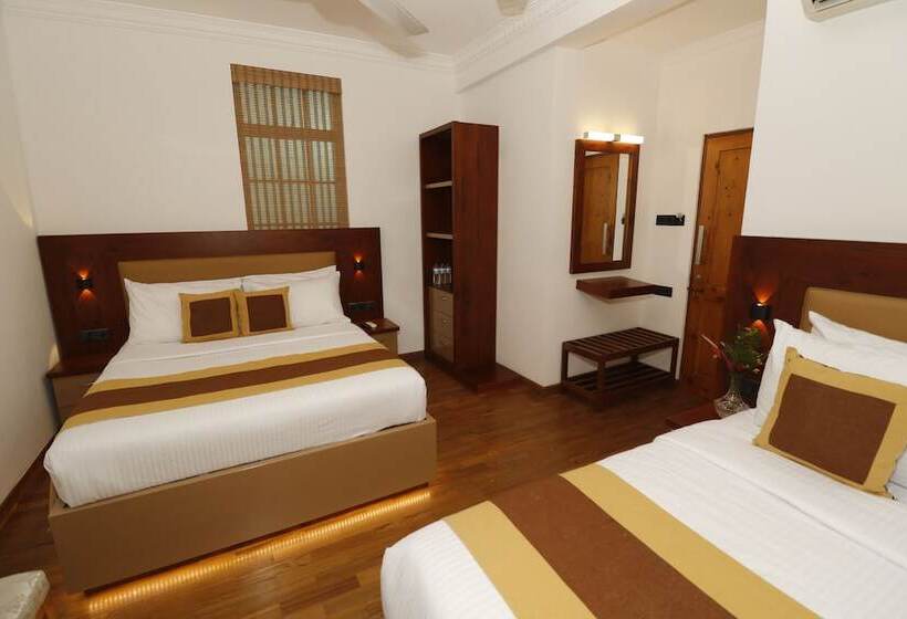 Cameră triplă de lux cu vedere la grădina, King Of Kandy