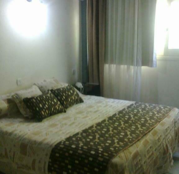 标准间, Plaza Milenium