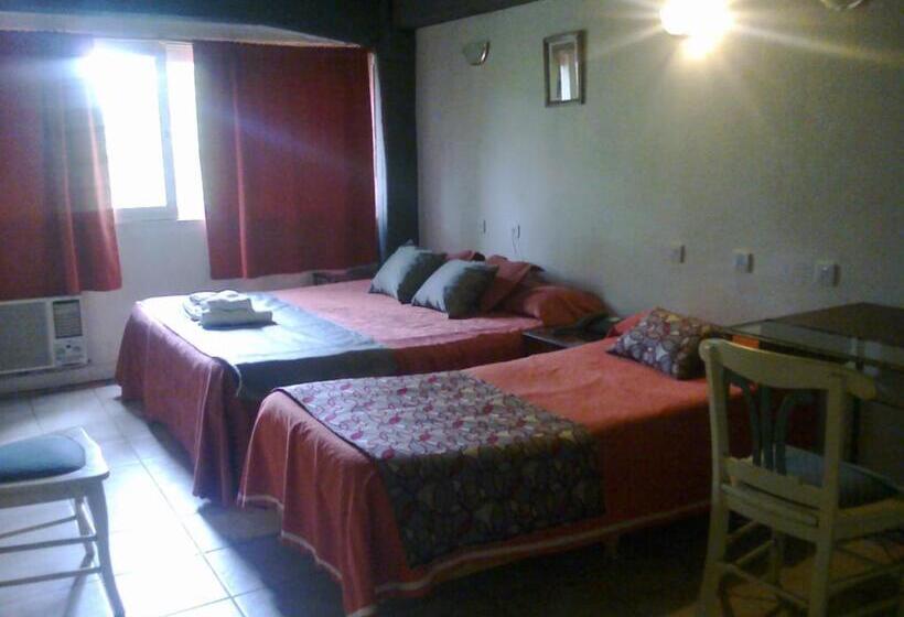 标准三人间, Plaza Milenium