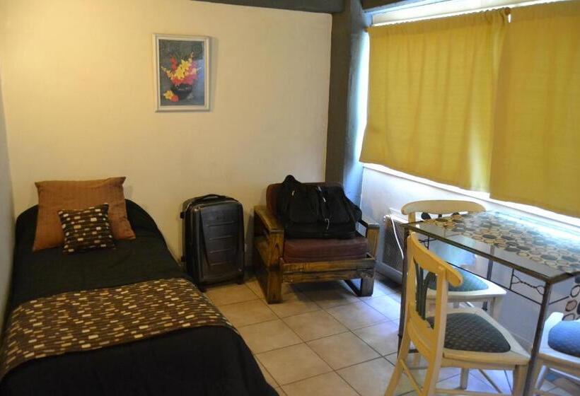 标准三人间, Plaza Milenium