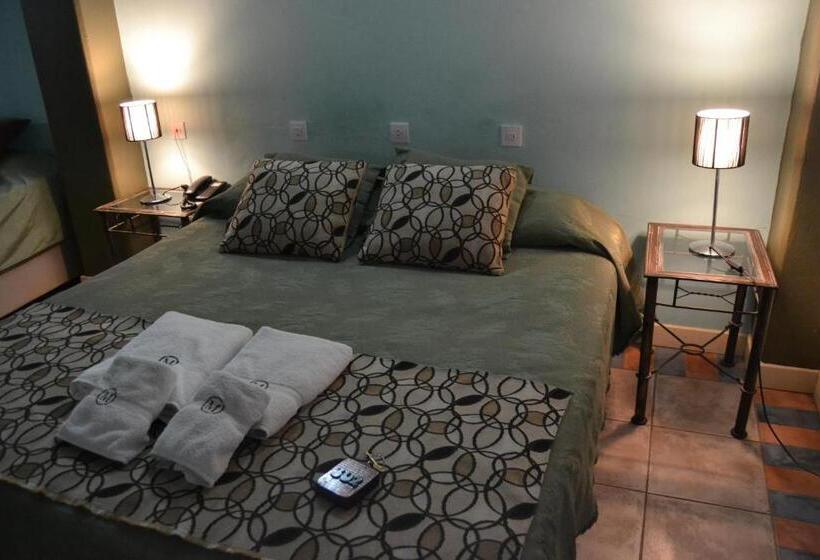 标准三人间, Plaza Milenium