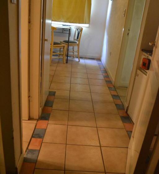 标准三人间, Plaza Milenium