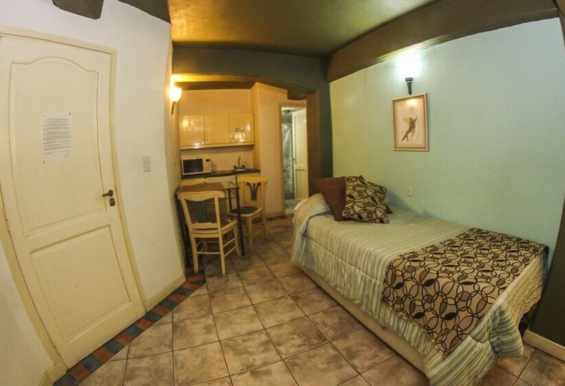 标准三人间, Plaza Milenium