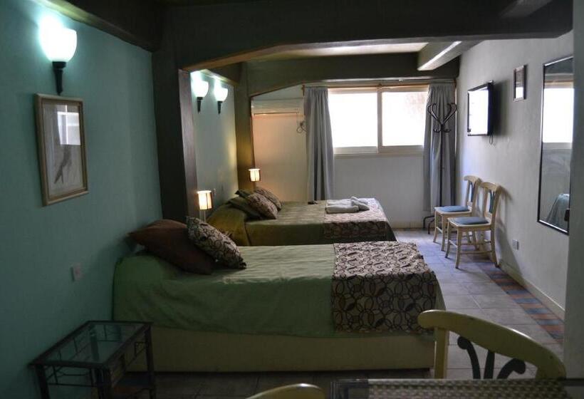 标准三人间, Plaza Milenium