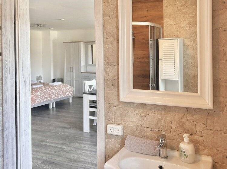 スタンダードスタジオ, Apartamenty Nexo