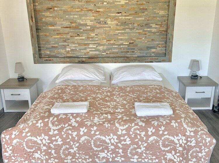 スタンダードスタジオ, Apartamenty Nexo