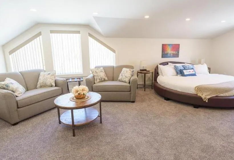 Standard-huone King-vuode, Four Seasons For Fun Bed & Breakfast