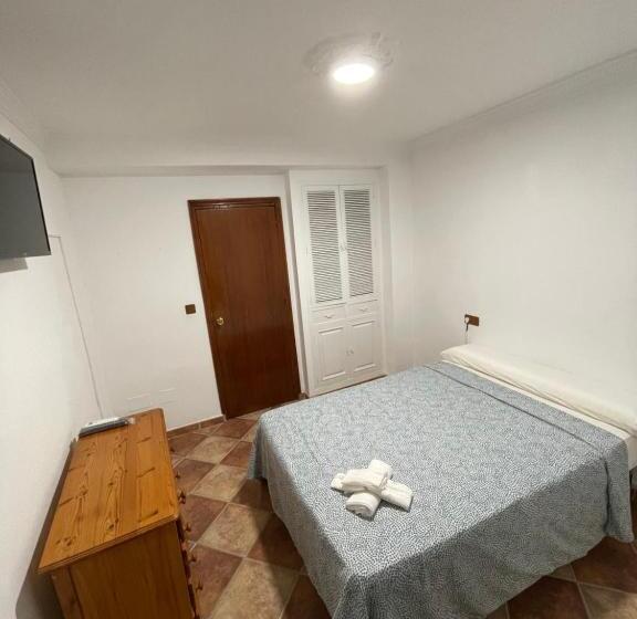 バス共有のスタンダードルーム, Hostal La Campiña