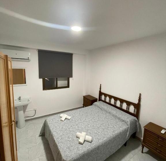 バス共有のスタンダードルーム, Hostal La Campiña
