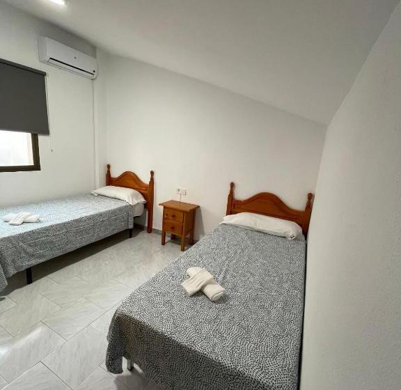バス共有のスタンダードルーム, Hostal La Campiña