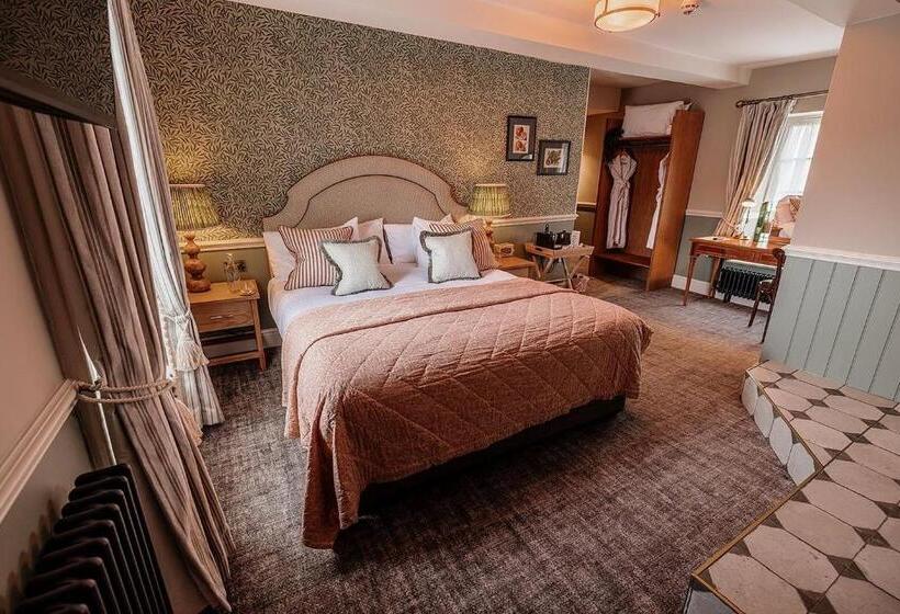 スイート, The Ashford Arms