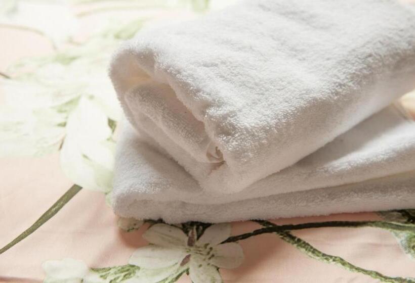 اتاق لوکس, De Carper