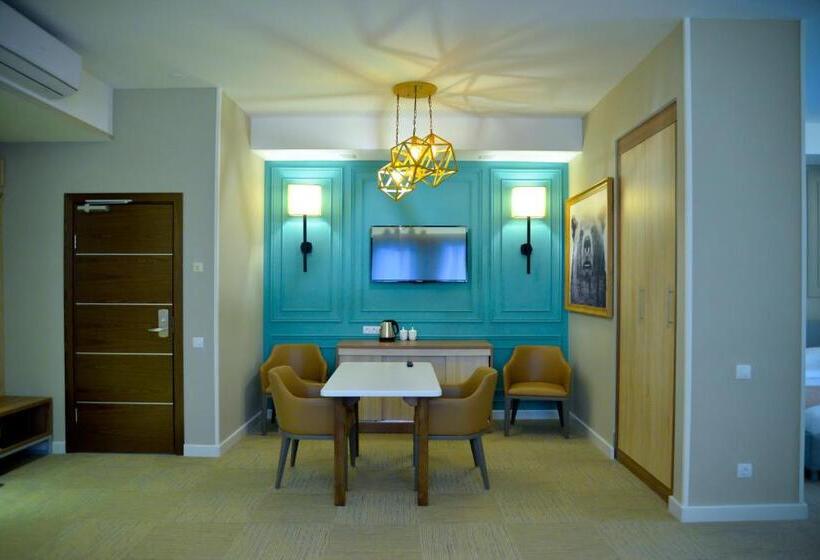 اتاق لوکس, Green Which