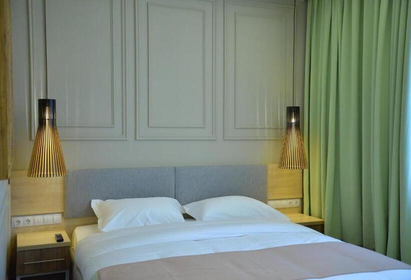 اتاق لوکس, Green Which