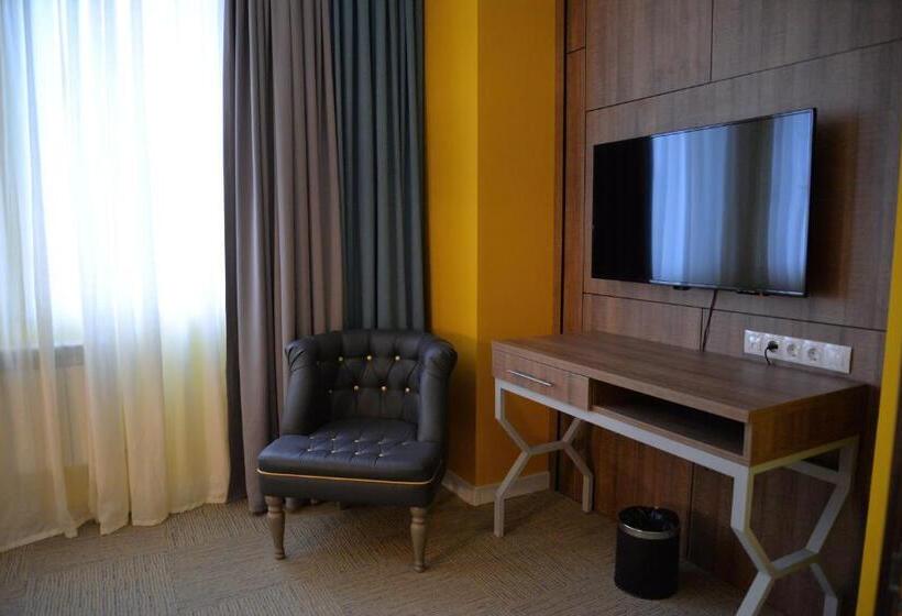 سوییت, Green Which