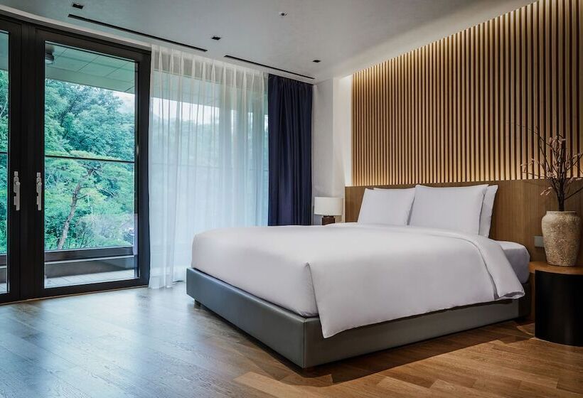 Хижина, Paraspara Seoul