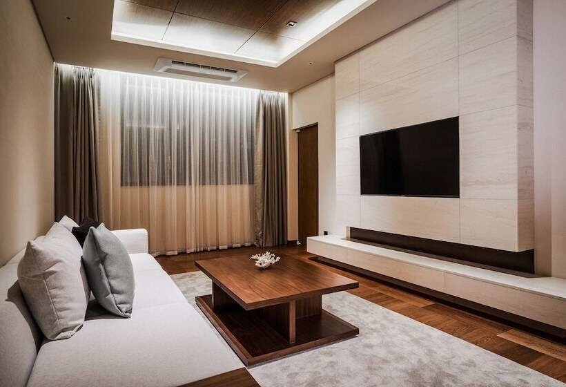 Номер Стандарт, Paraspara Seoul
