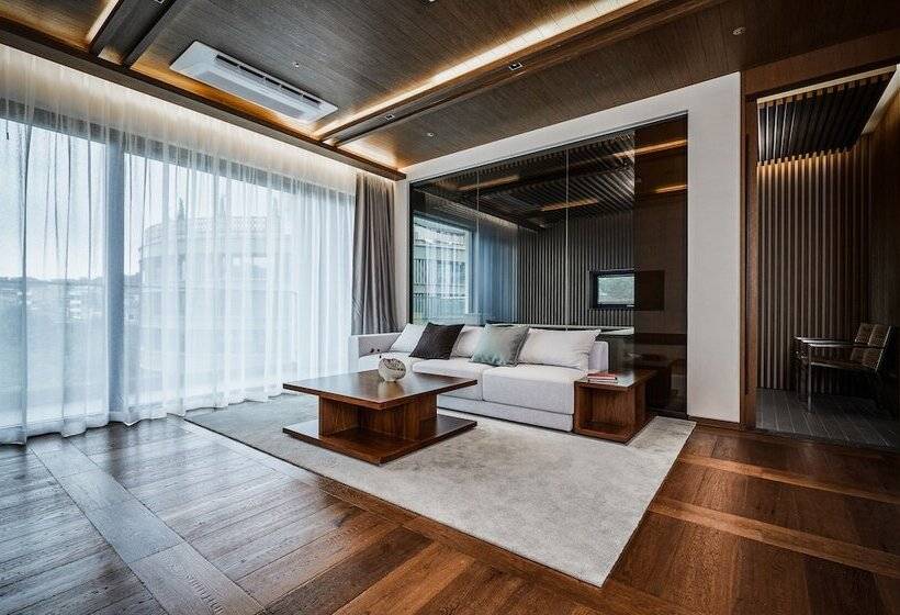 Люкс Премиум, Paraspara Seoul